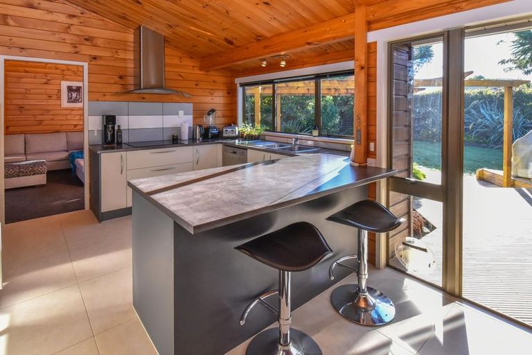 Photo of property in 44 St Annes Crescent, Wattle Downs, Auckland, 2103