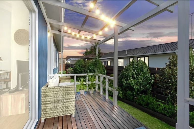 Photo of property in 1/72 Hyperion Drive, Randwick Park, Auckland, 2105