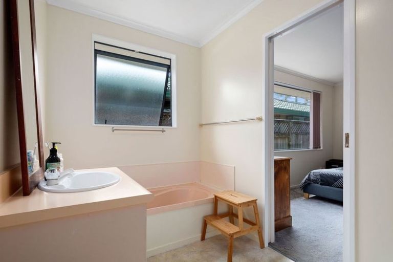 Photo of property in 19 Webb Place, Papamoa Beach, Papamoa, 3118