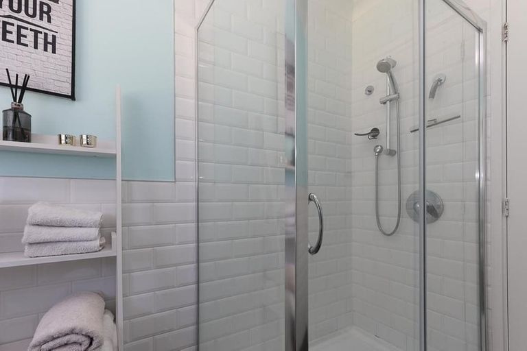 Photo of property in 9a Peter Place, Mangakakahi, Rotorua, 3015