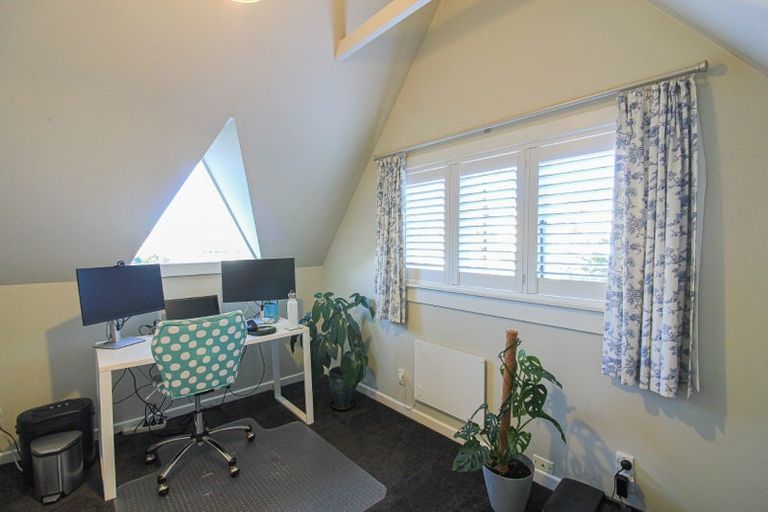 Photo of property in 16 Newman Terrace, Thorndon, Wellington, 6011