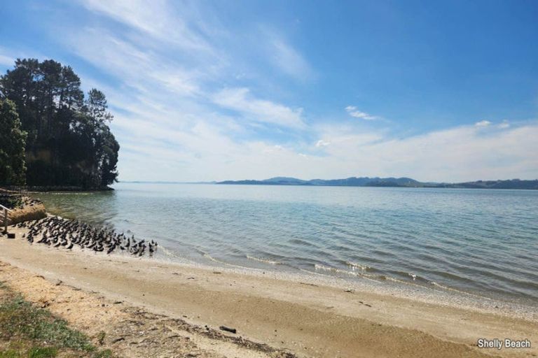 Photo of property in 21 Omana Avenue, Shelly Beach, Helensville, 0874