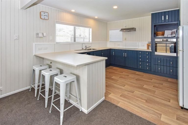 Photo of property in 17 Mellsop Avenue, Waiuku, 2123