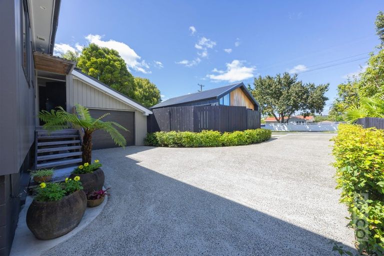 Photo of property in 19 Maude Street, Riverhead, 0820