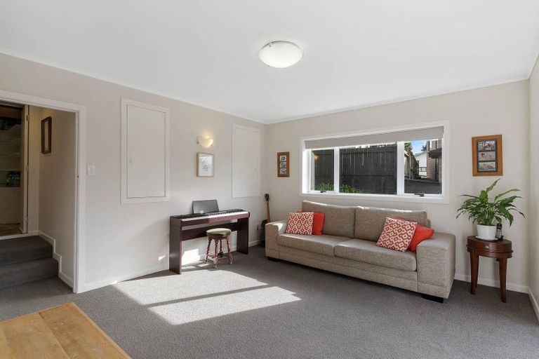 Photo of property in 6 Greenhill Crescent, Pakuranga, Auckland, 2010