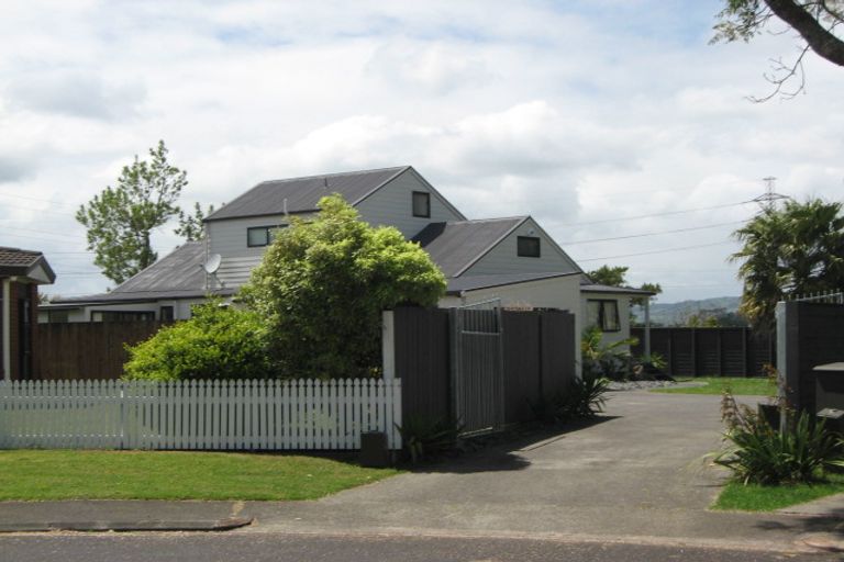 Photo of property in 28 Gardone Terrace, Conifer Grove, Takanini, 2112