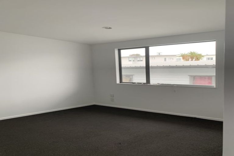 Photo of property in 25/3 Hulme Place, Henderson, Auckland, 0612