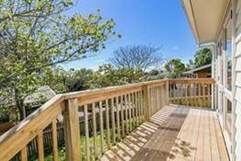 Photo of property in 66e Woodglen Road, Glen Eden, Auckland, 0602