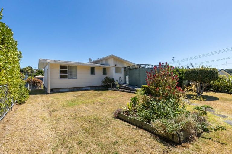 Photo of property in 29 Awanui Street, Merrilands, New Plymouth, 4312