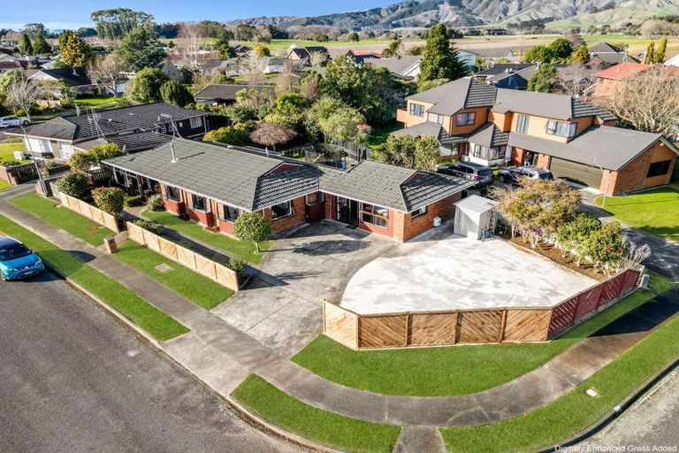 Photo of property in 7 Easton Way, Levin, 5510