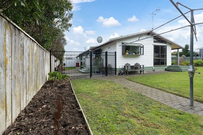 Photo of property in 27 Charles Street, Levin, 5510