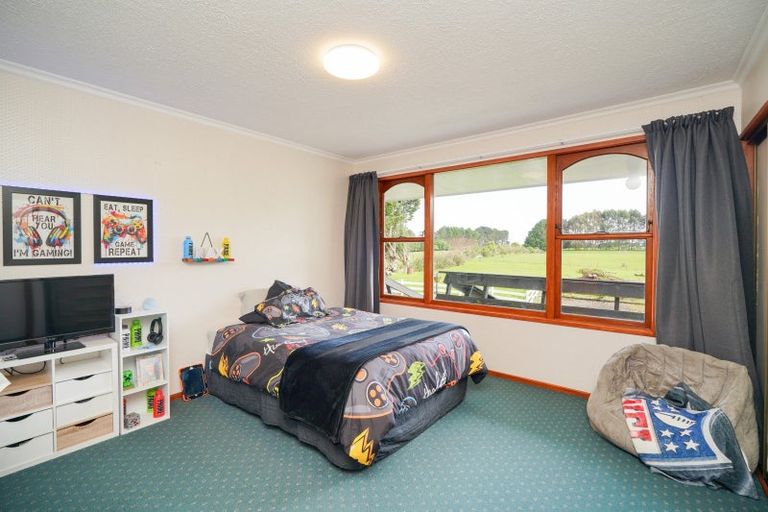Photo of property in 339 Oteramika Road, Seaward Bush, Invercargill, 9871