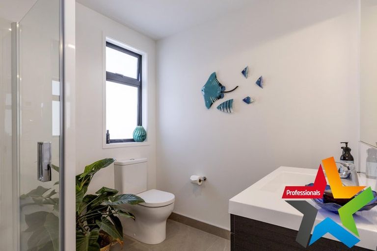 Photo of property in 10 Tuhua Close, Wharewaka, Taupo, 3330