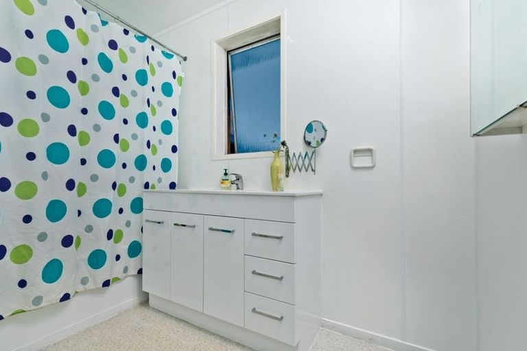 Photo of property in 7 Glynnbrooke Street, Te Atatu South, Auckland, 0610