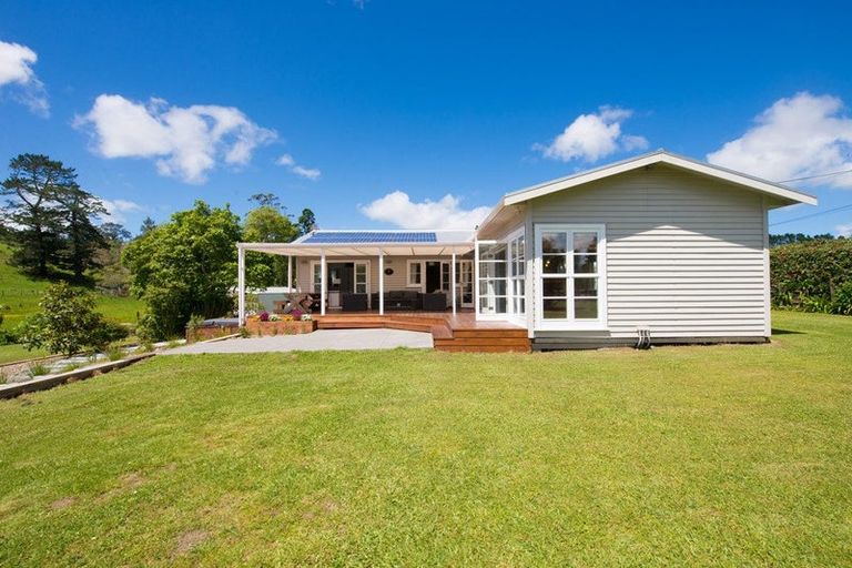 Photo of property in 169 Awa Road, Kumeu, 0891