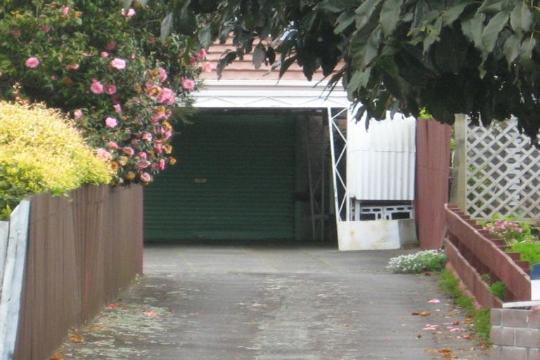 Photo of property in 83 Tukapa Street, Westown, New Plymouth, 4310