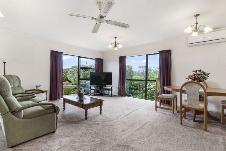 Photo of property in 2/146 Whitford Road, Somerville, Auckland, 2014