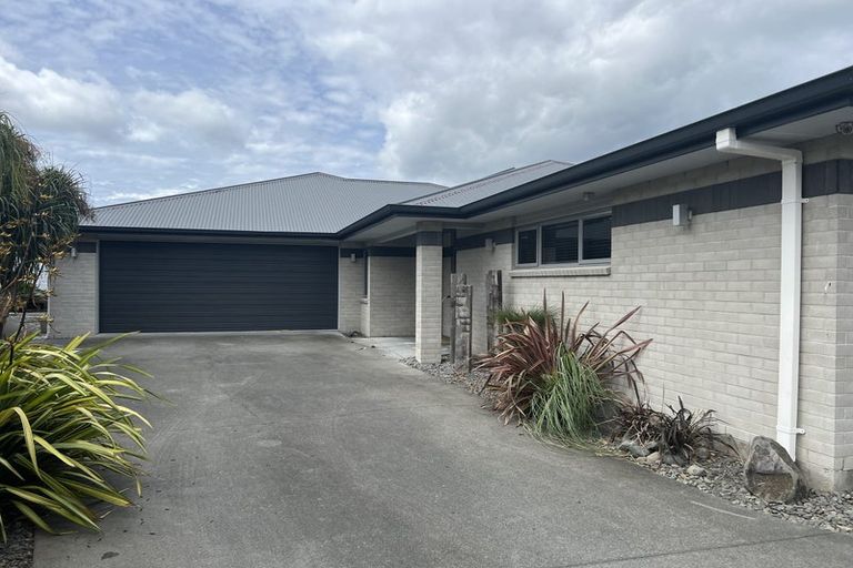 Photo of property in 15 Dove Place, Pyes Pa, Tauranga, 3112