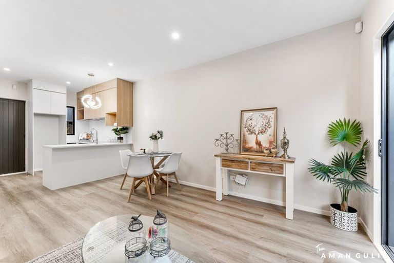 Photo of property in 7 Don Oliver Lane, Glen Eden, 0602