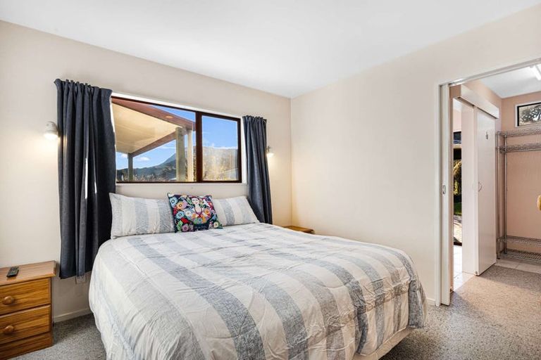 Photo of property in 2 Victoria Close, Picton, 7220