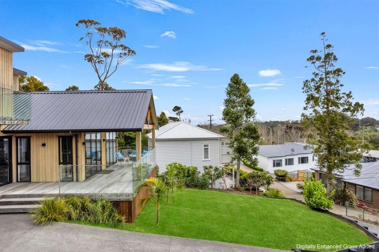 Photo of property in 2d Vipond Road, Stanmore Bay, Whangaparaoa, 0932