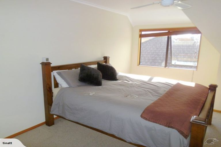 Photo of property in 3 Pahiatua Street, Hokowhitu, Palmerston North, 4410