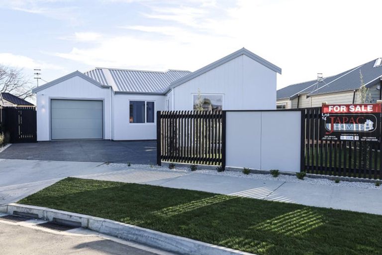 Photo of property in 2 Clements Crescent, Queenwood, Hamilton, 3210