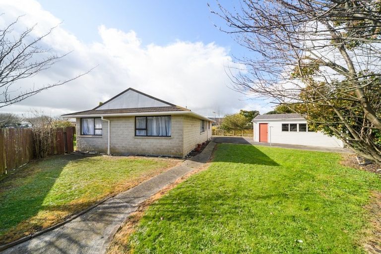 Photo of property in 21 Chadwick Place, Highbury, Palmerston North, 4412