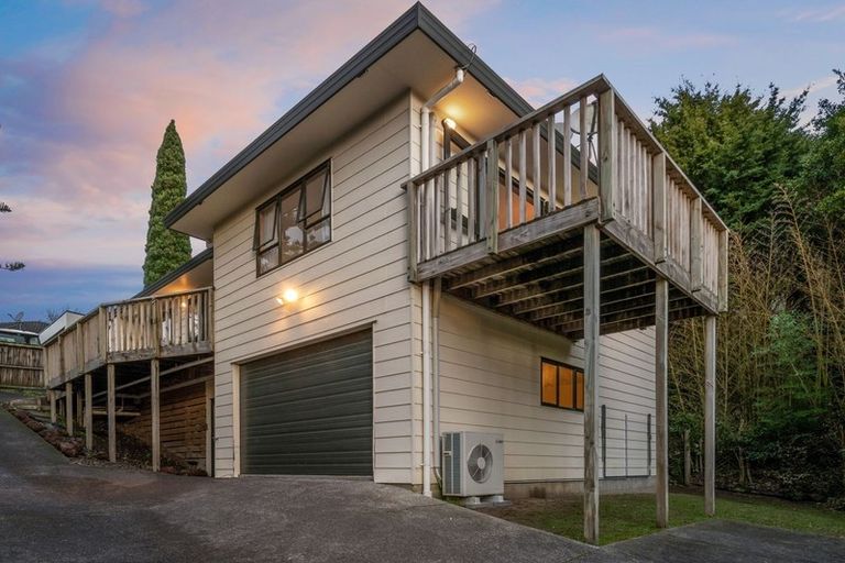 Photo of property in 1/96 Edmonton Road, Henderson, Auckland, 0612