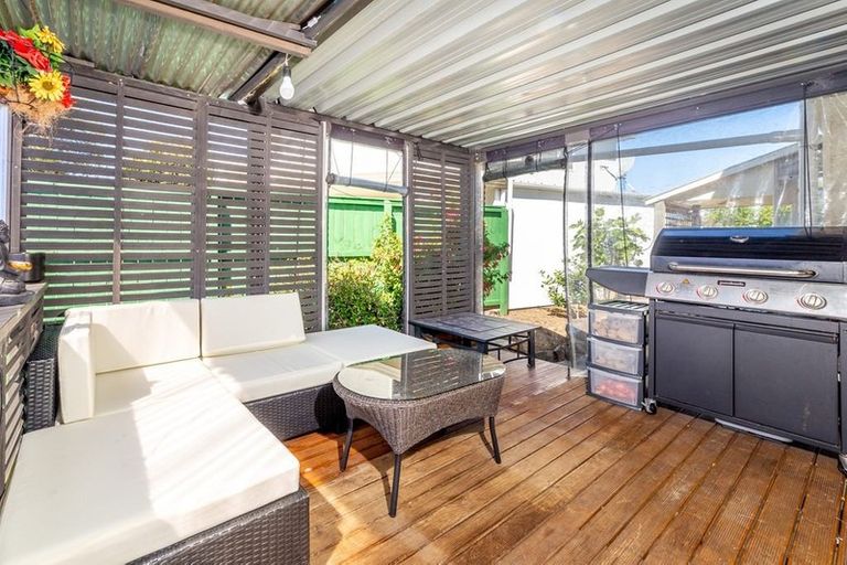 Photo of property in 12 Greville Road, Pinehill, Auckland, 0632