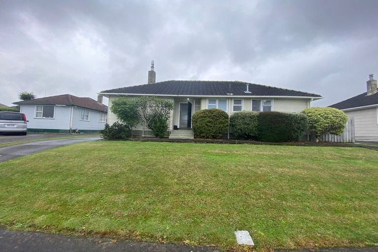 Photo of property in 11 Clyde Crescent, Roslyn, Palmerston North, 4414