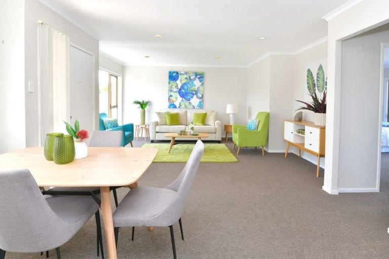 Photo of property in 2/24 Tamariki Avenue, Kelston, Auckland, 0602