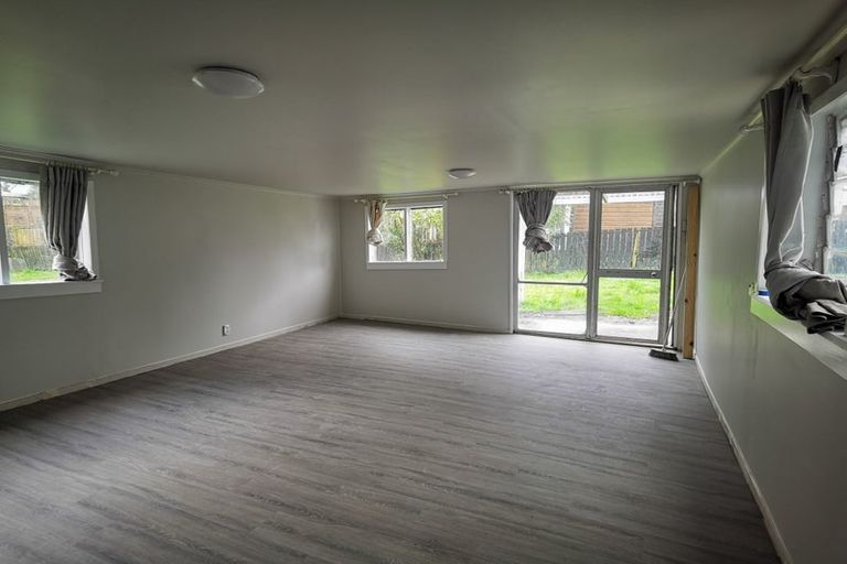 Photo of property in 35 Nile Road, Kelston, Auckland, 0602