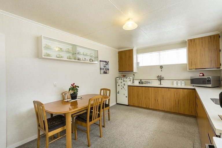 Photo of property in 160 Macandrew Road, South Dunedin, Dunedin, 9012