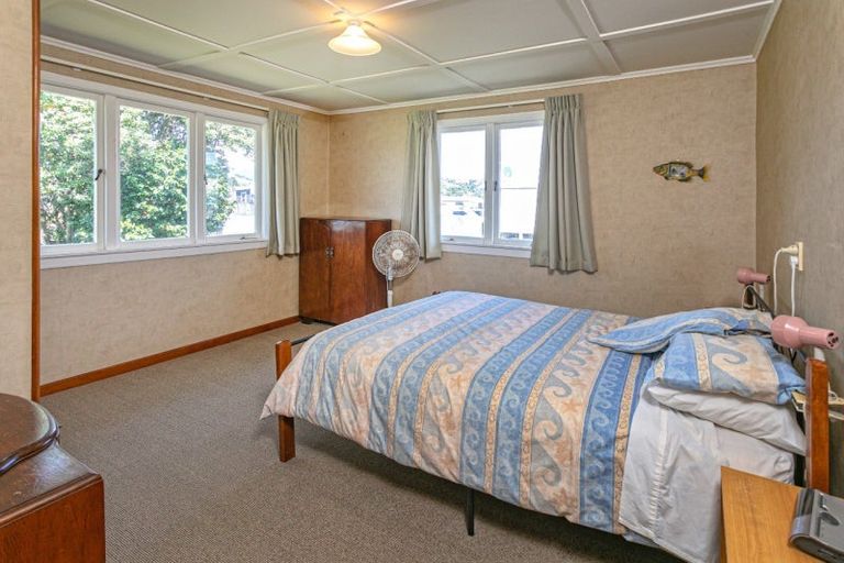 Photo of property in 102 Riverview Road, Whangamata, 3620