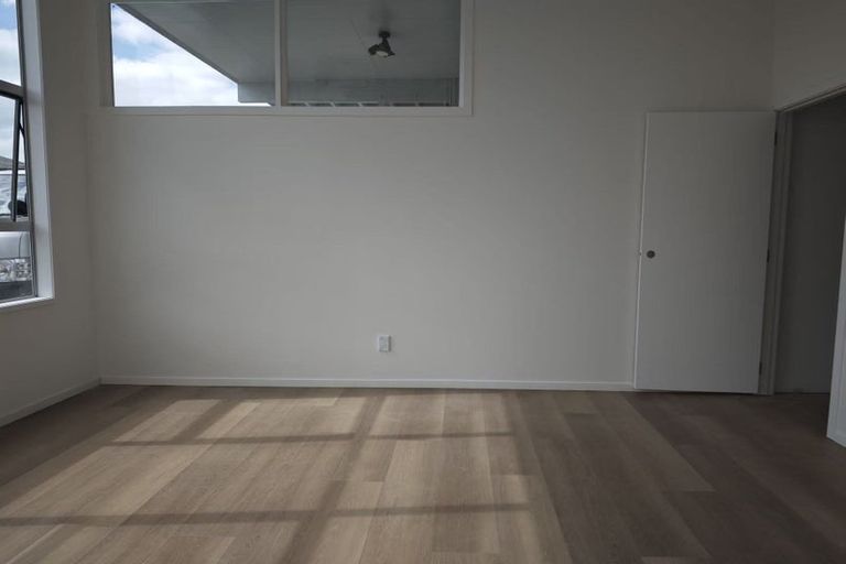 Photo of property in 18 Paisley Street, Mellons Bay, Auckland, 2014