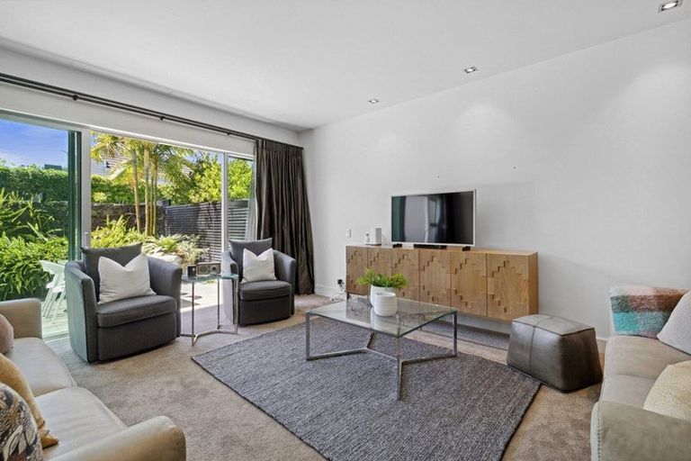 Photo of property in 6/258 Hurstmere Road, Takapuna, Auckland, 0622