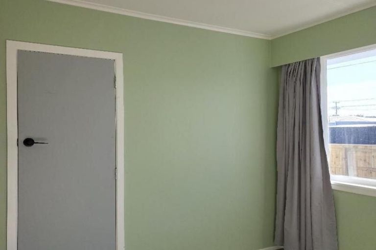 Photo of property in 28 Old South Road, Okato, 4335