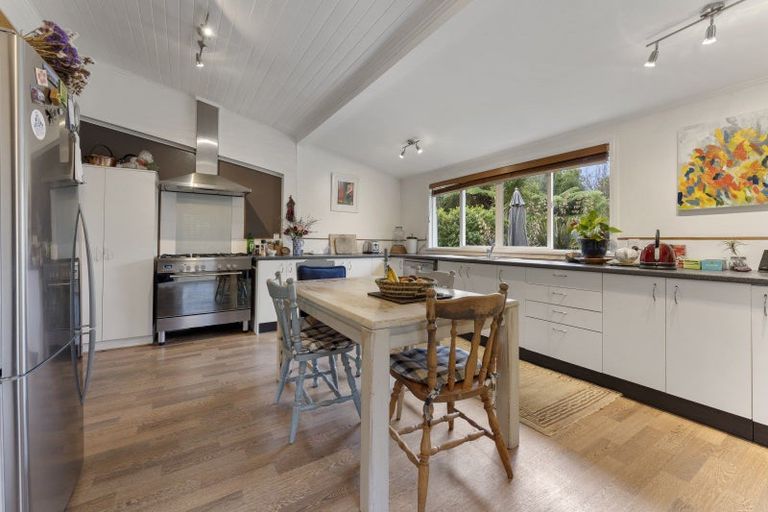 Photo of property in 36 Muhunoa Road West, Ohau, Levin, 5570