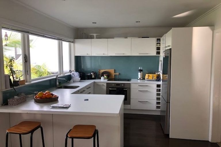 Photo of property in 17 Beach Road, Castor Bay, Auckland, 0620