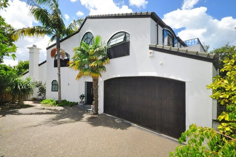 Photo of property in 1/8 Tui Glen Road, Birkenhead, Auckland, 0626