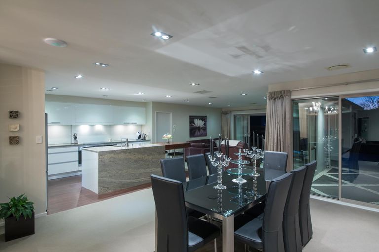 Photo of property in 2 Grand Oaks Drive, Awapuni, Palmerston North, 4412