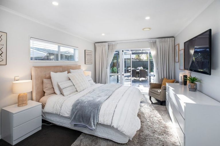 Photo of property in 33 Kirsten Place, Parklands, Christchurch, 8083