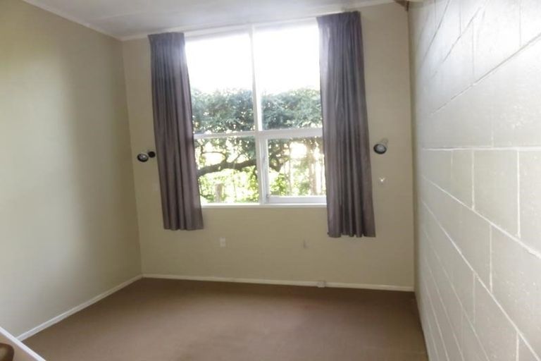 Photo of property in 15 Goddard Grove, Churton Park, Wellington, 6037