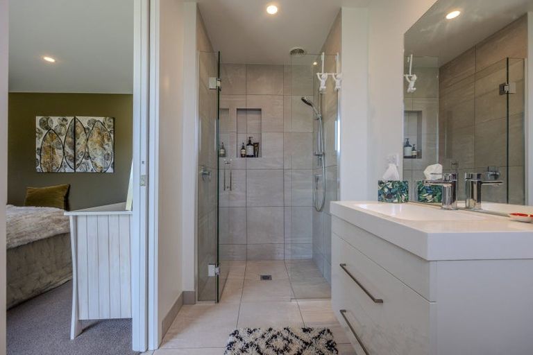 Photo of property in 20 Mount Nicholas Avenue, Wanaka, 9305