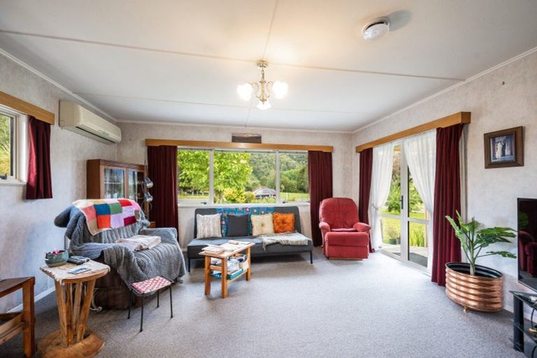 Photo of property in 153 Fairfax Street, Murchison, 7007