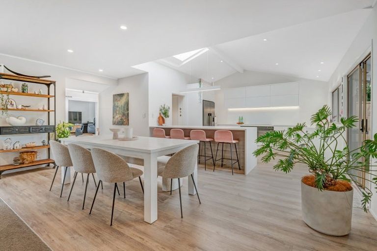 Photo of property in 18 Glengarry Avenue, Manly, Whangaparaoa, 0930