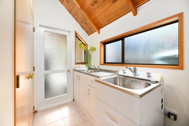 Photo of property in 5 Palmyra Way, Half Moon Bay, Auckland, 2012