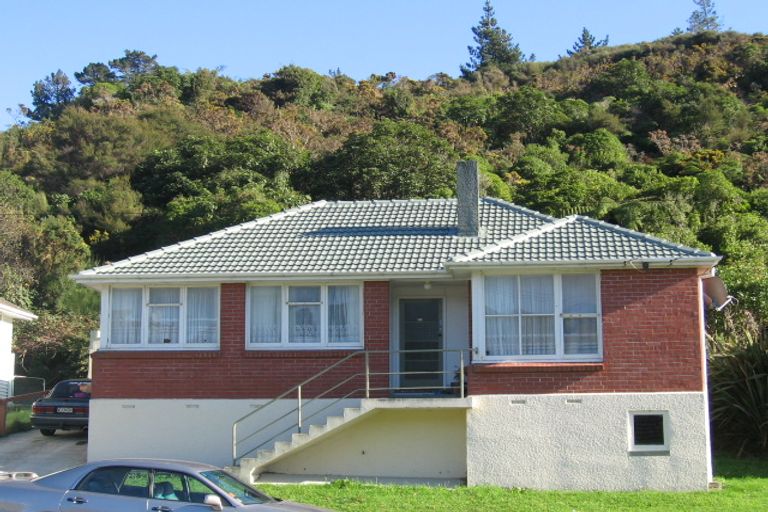 Photo of property in 146 George Street, Stokes Valley, Lower Hutt, 5019