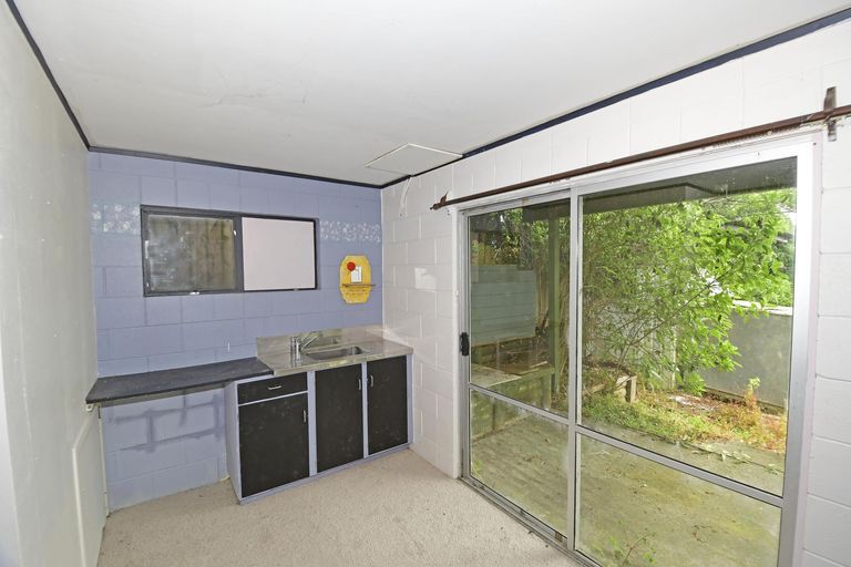 Photo of property in 37 Totara Road, Leigh, 0985